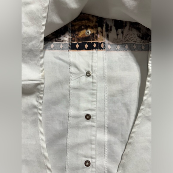 Cumberland Outfitters Black Beige and White Horse Print Short Sleeve Shirt - Picture 9 of 11